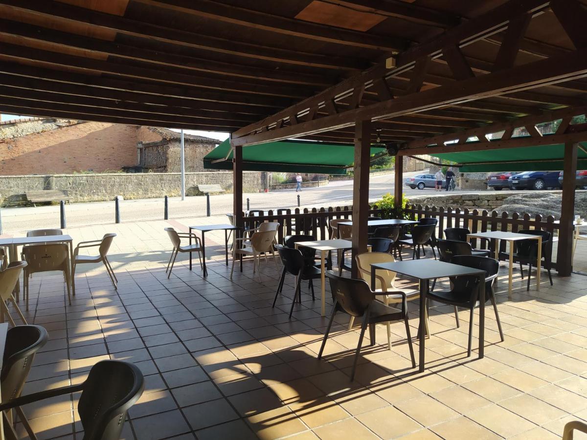 Hostal Urbion Vinuesa Bagian luar foto